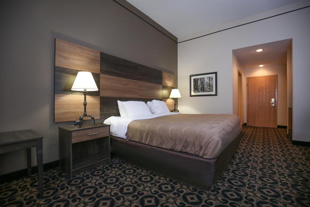 Quality Inn & Suites University image 20